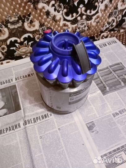 Контейнер от пылесоса dyson