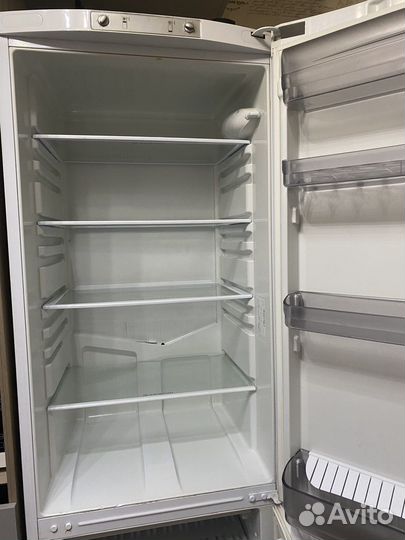 Холодильнк Ariston