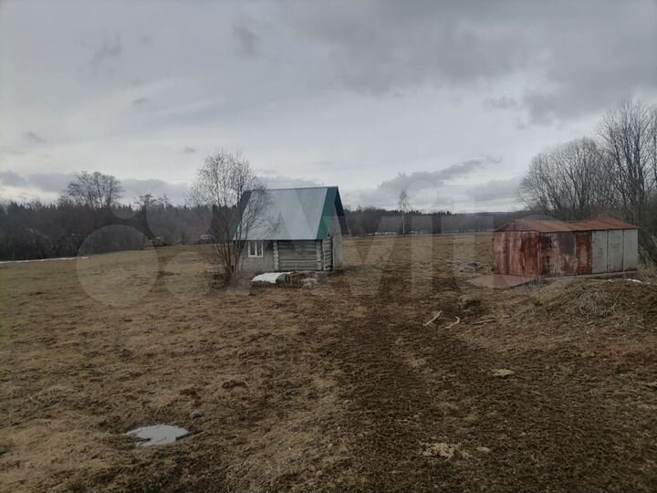 Дом 23,2 м² на участке 25 сот.