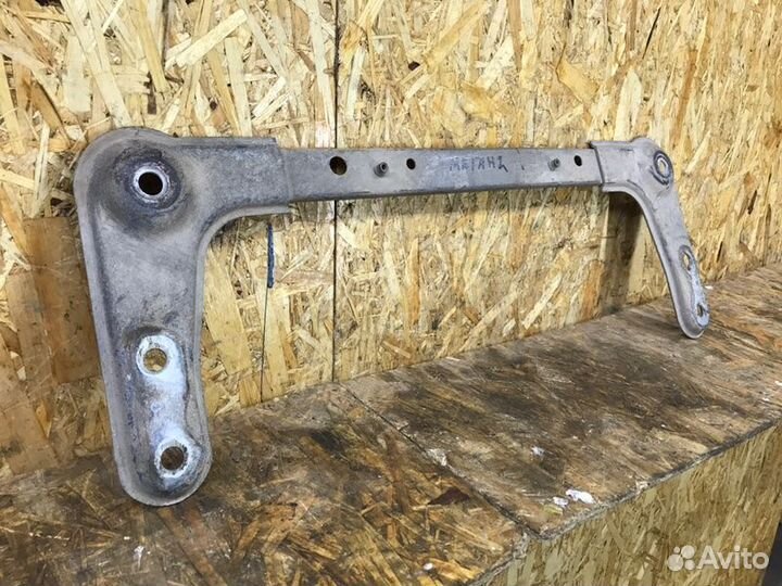 Планка подрамника Renault Megane 2 хетчбек 1.6