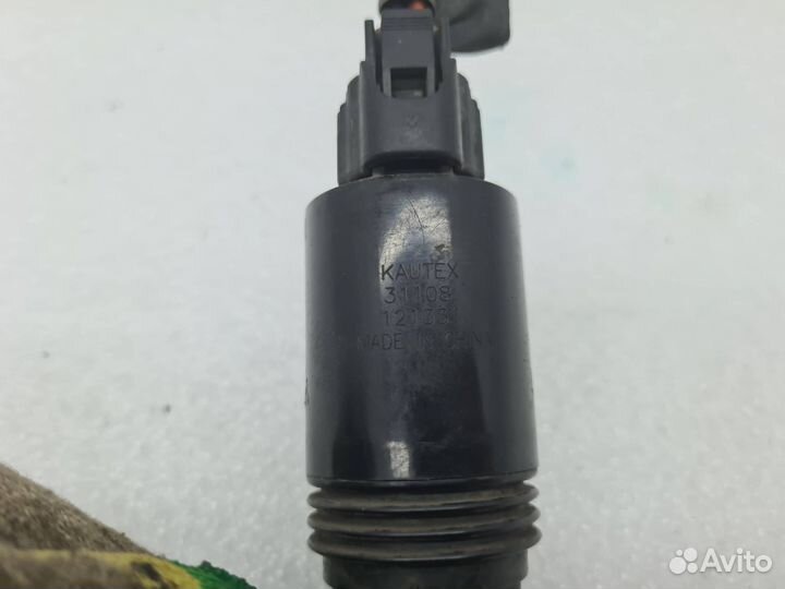 Насос (моторчик) омывателя стекла переднего Nissan