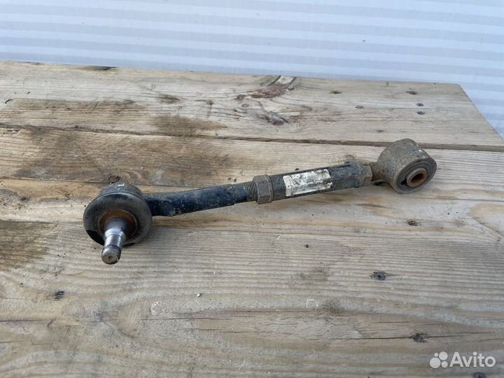 Рычаг правый задней подвески Geely emgrand x7