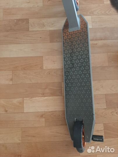 Трюковой самокат mongoose