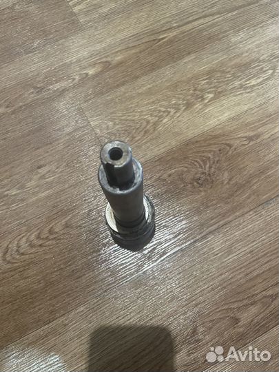 Червячный вал от тестоотделителя