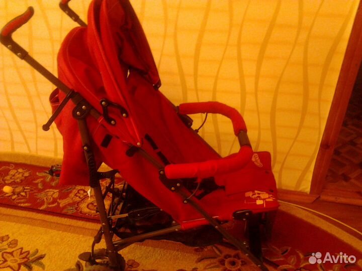 Прогулочная коляска