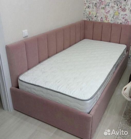 Кровать