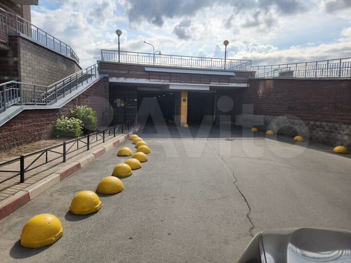 Машиноместо, 14 м²