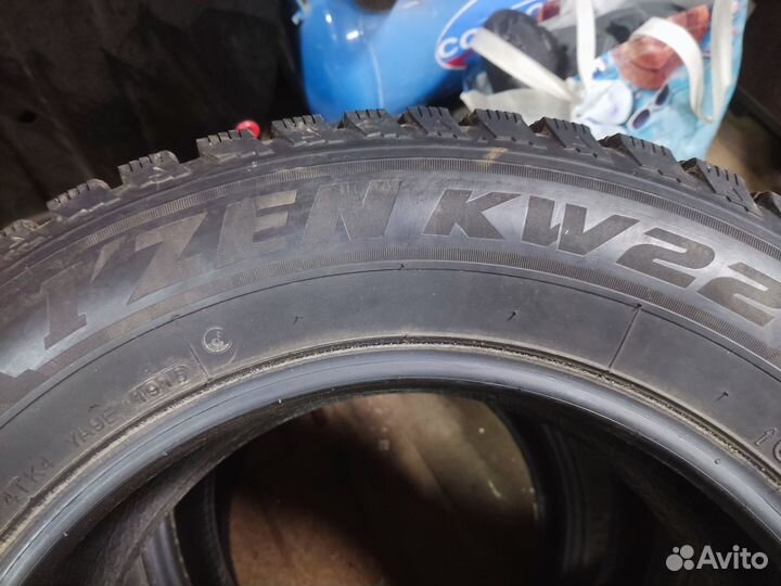 Kumho I'Zen KW22 215/65 R16