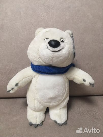 Плюшевый олимпийский медведь