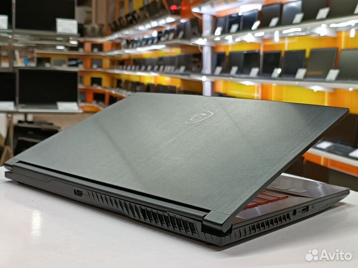 Ноутбук MSI 15.6
