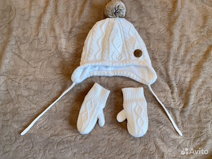 Шапка и варежки hm