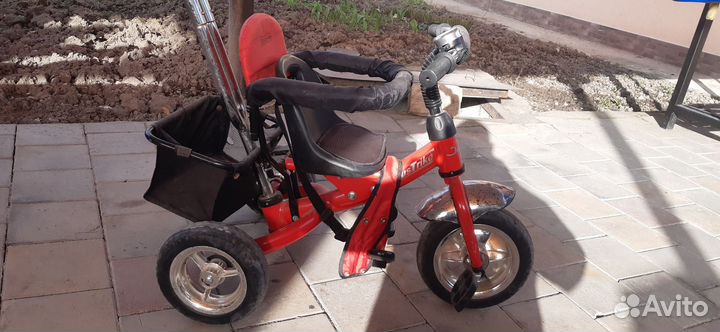 Трехколесный велосипед