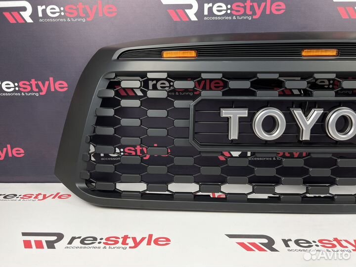 Решетка радиатора Toyota Tundra 06-12г