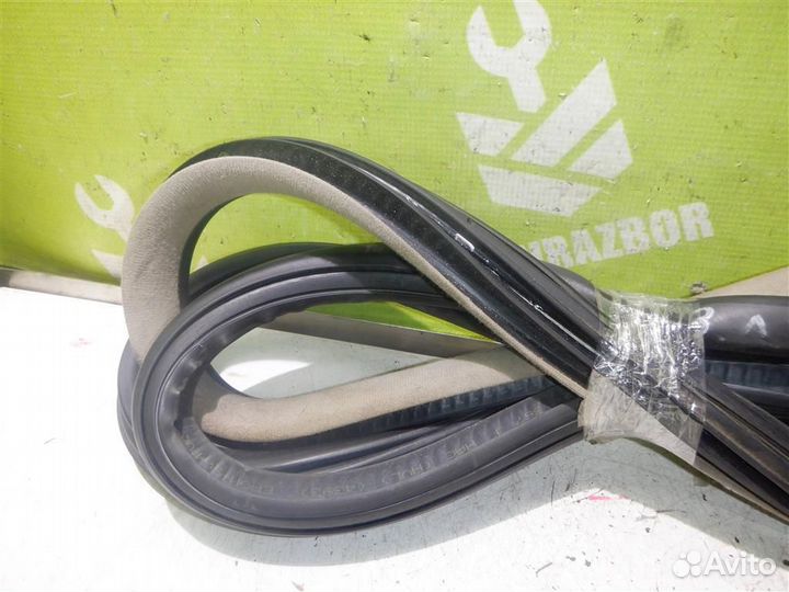 Уплотнитель двери Фольксваген Пассат Б5