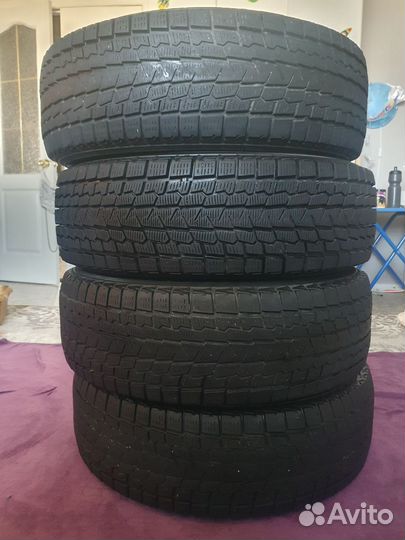 Yokohama Ice Guard G075 215/65 R17 99Q