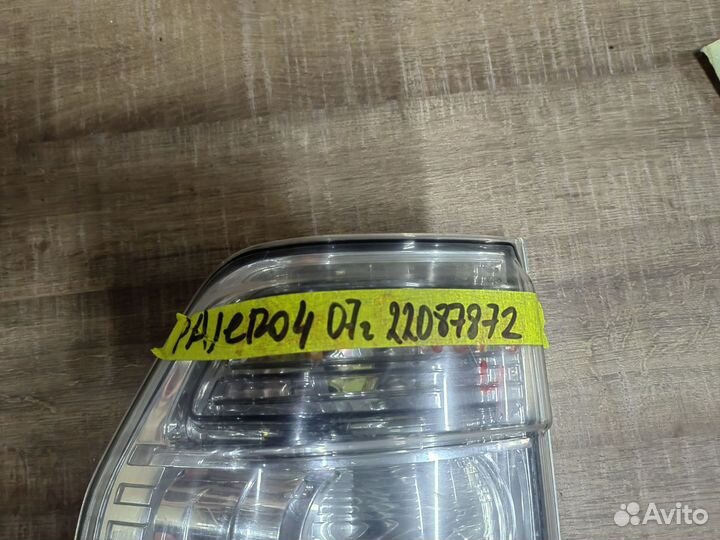 Фонарь задний левый Mitsubishi Pajero IV