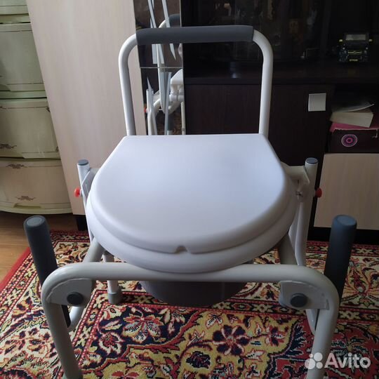 Санитарный стул туалет