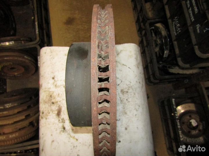 Диск тормозной передний вентилируемый LX 570 2007