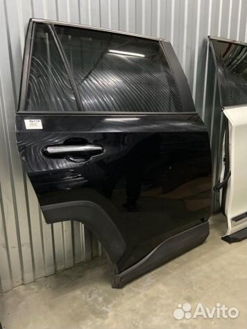 Задняя правая дверь черная Toyota Rav-4 50 2018-23