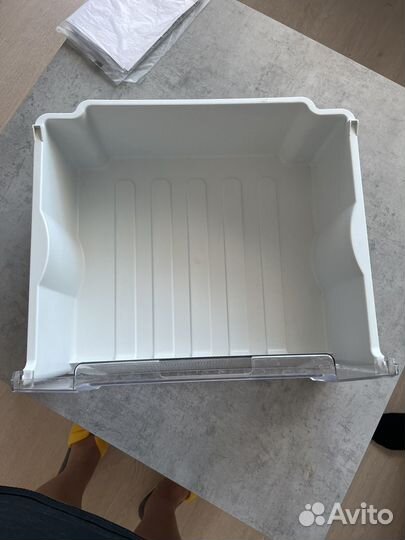 Ящик для морозильной камеры indesit