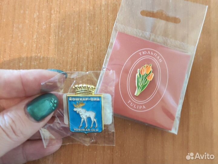 Значки новые в упаковке