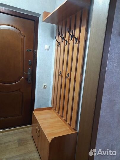Вешалка в прихожую