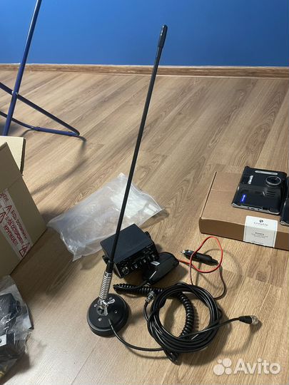 Автомобильная рация с антенной