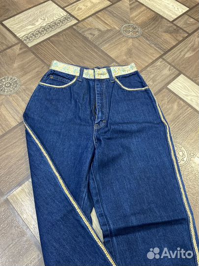 Джинсы женские