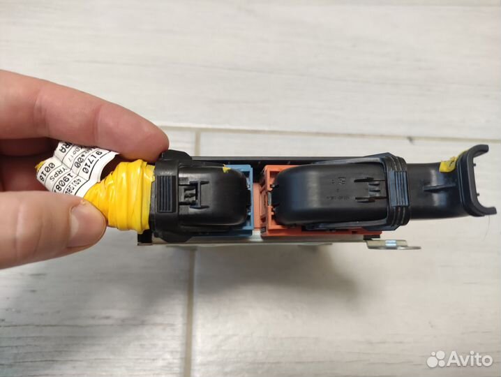 Блок управления SRS airbag Kia RIO X-Line