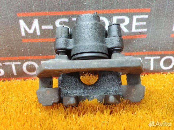 Суппорт задний правый Bmw X5 E53 M62B44 2000