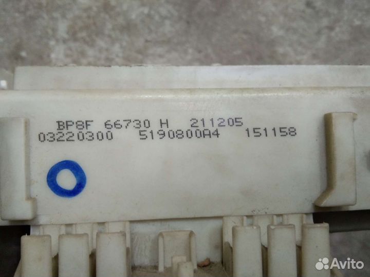 Блок предохранителей в салон Мазда 3 BK