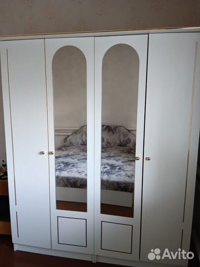 Спальный гарнитур