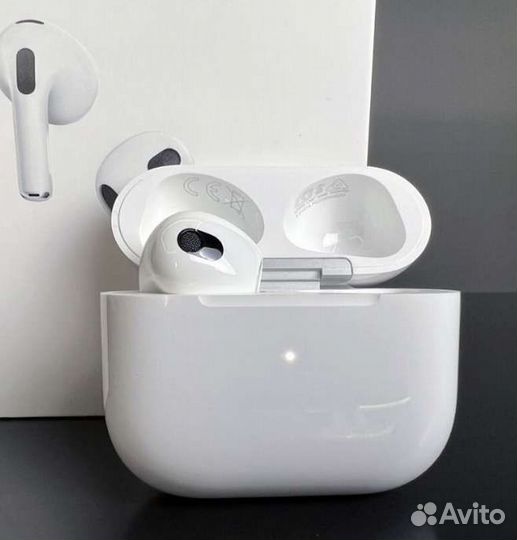 Левый и правый наушник аирподс разных поколений