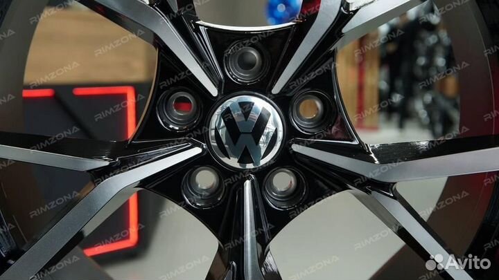 Литой диск в стиле Volkswagen R19 5x112