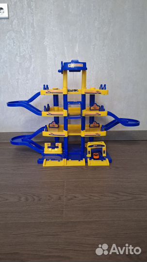 Парковка для машинок гараж с автомойкой,Полесье