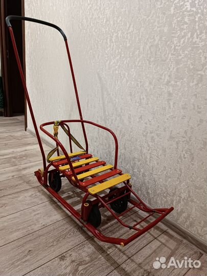 Санки с колесами Ника