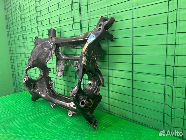 Подрамник передний Mercedes-Benz C W204 M272