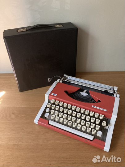 Печатная пишущая машинка Unis tbm de Luxe