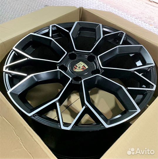 Диски на Audi Ауди Q7 4M R21