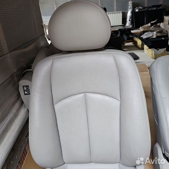 Сидения Mercedes-Benz w211