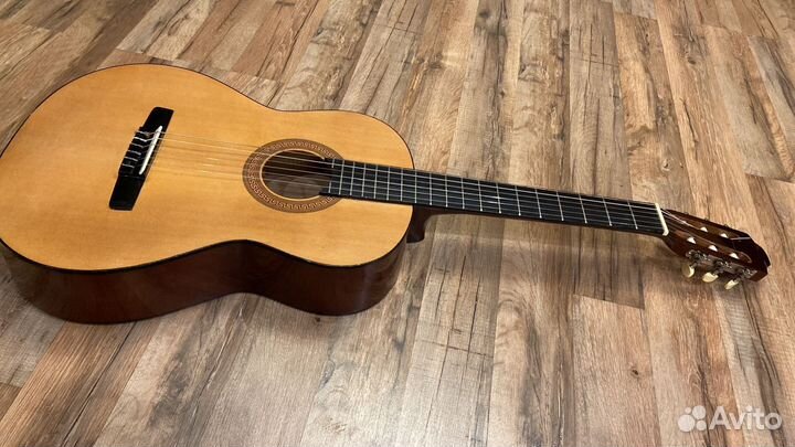 Гитары 4/4 Hohner HC06 и Valencia VC104-204