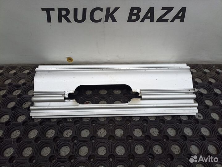 Кронштейн панели спального места правый