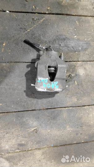 Суппорт тормозной передний правый Skoda Octavia