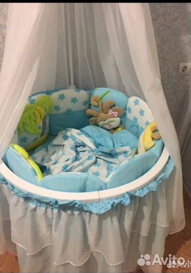 Комплект в круглую кроватку