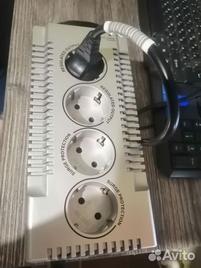 Стабилизатор напряжения sven VR-F1000 320Вт