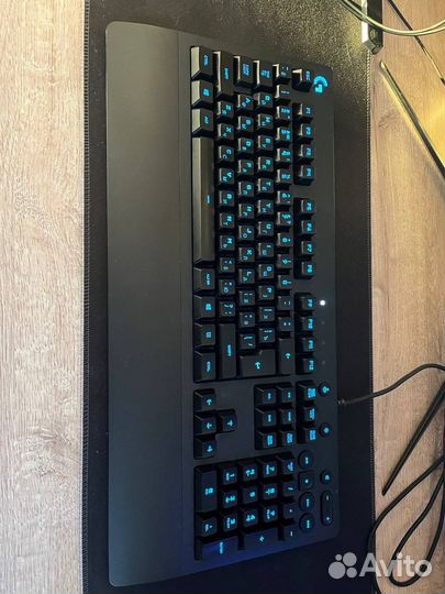 Игровая клавиатура и мышь