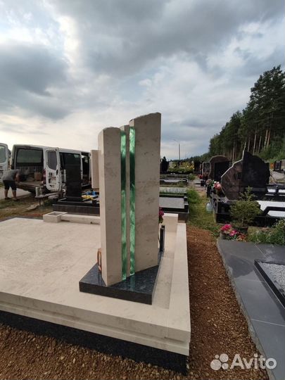 Памятники из натурального камня