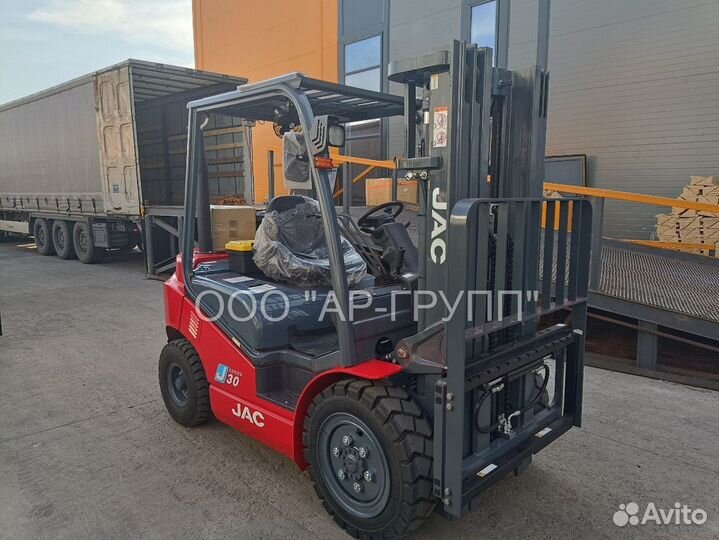 Погрузчик 3т газовый JAC cpqd30