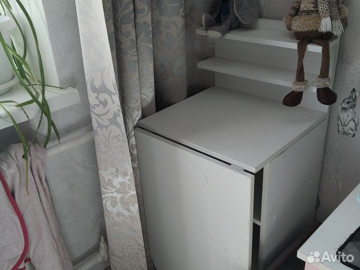 Маникюрный стол бу