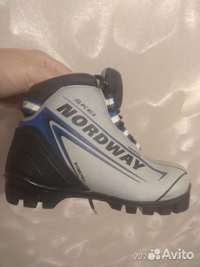 Лыжные ботинки детские 30 размер